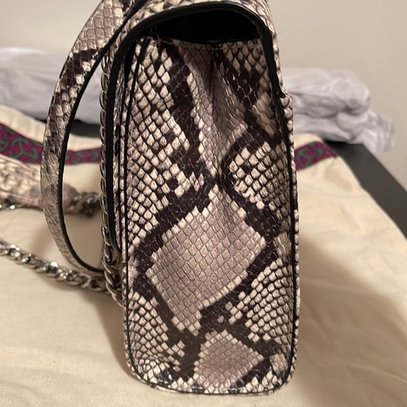Tory Burch Fleming Snakeskin Embossed Leather convertible shoulder bag - Picture 6 of 7